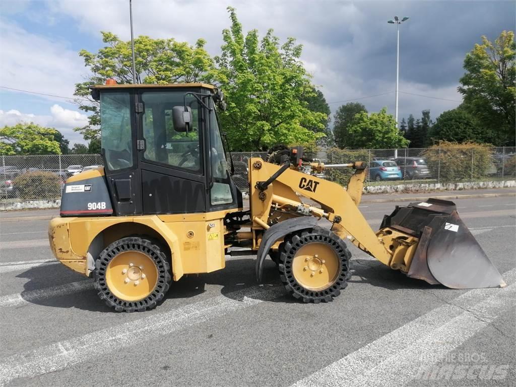 CAT 904B Други товарещи и копаещи и аксесоари