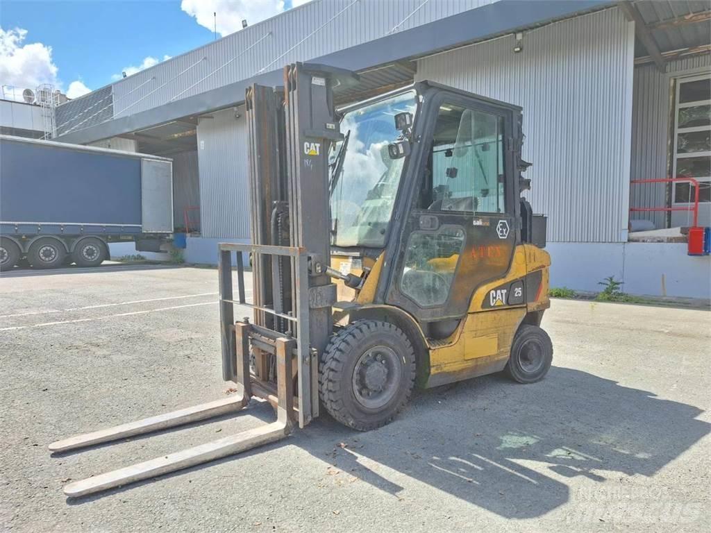 CAT DP25NT Вилични кари-повдигачи - други
