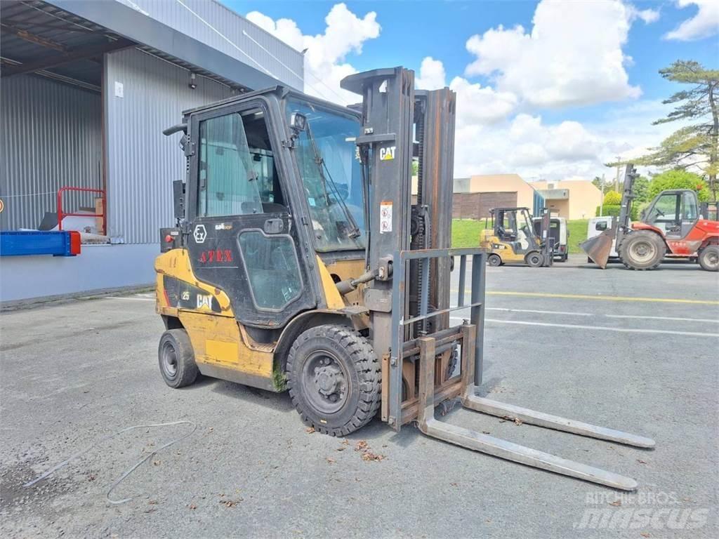 CAT DP25NT Вилични кари-повдигачи - други