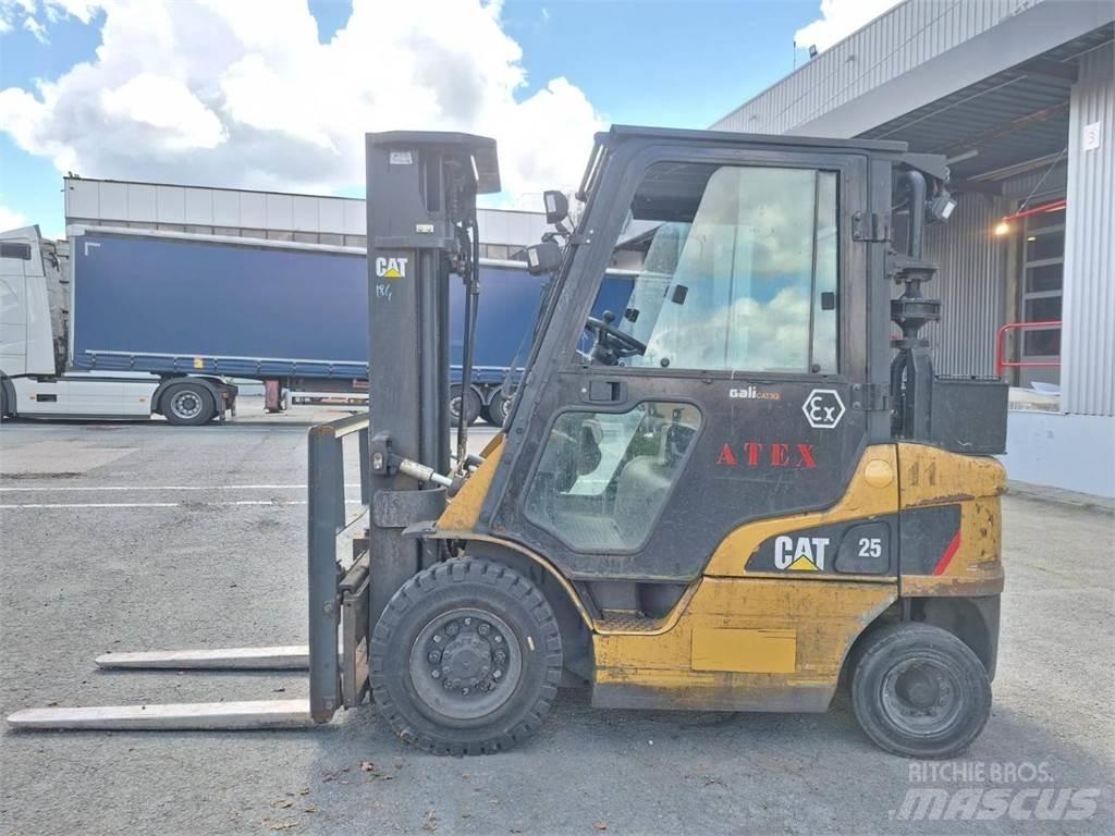 CAT DP25NT Вилични кари-повдигачи - други