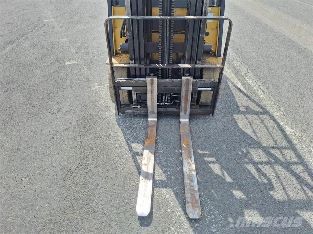 CAT EP25K-PAC Вилични кари-повдигачи - други