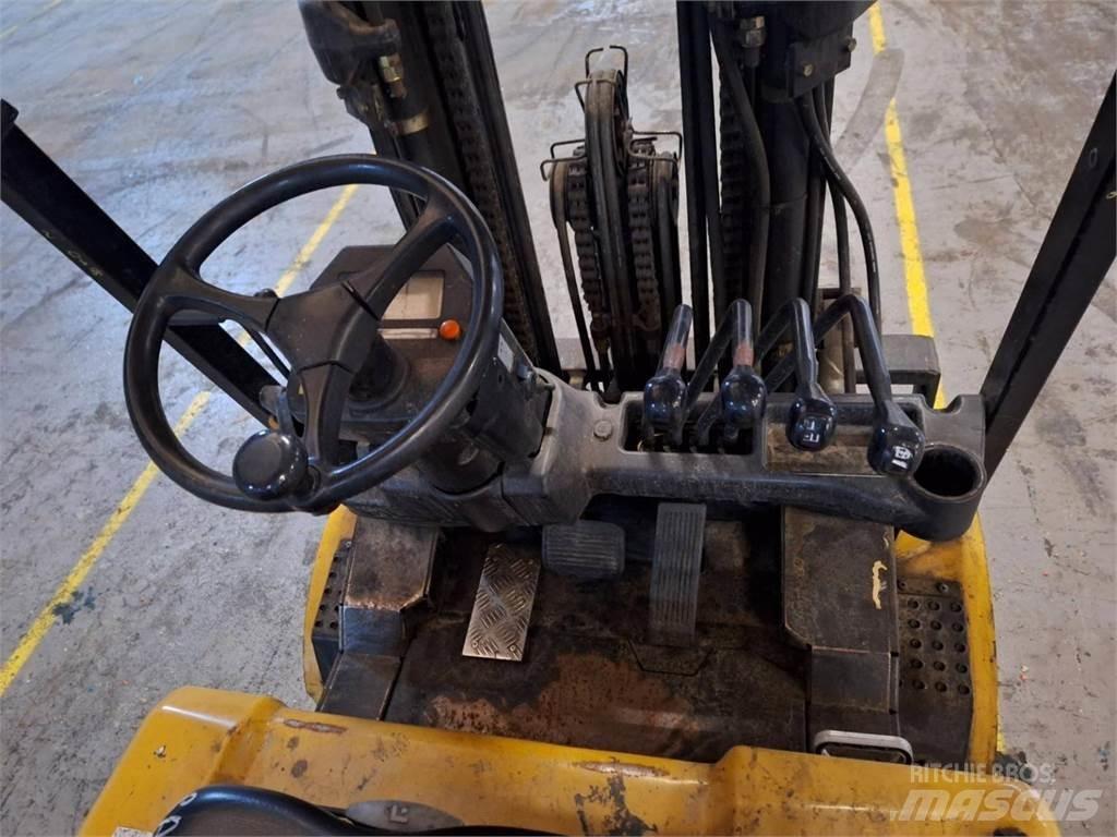 CAT EP30K-PAC Вилични кари-повдигачи - други