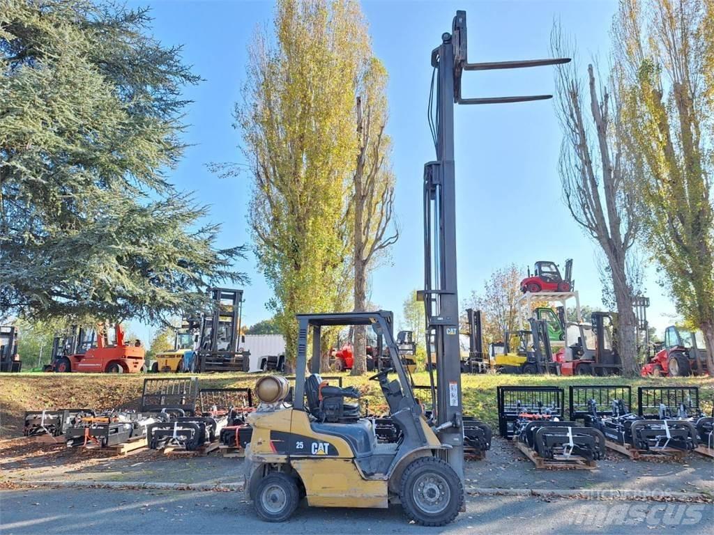 CAT GP25NT Вилични кари-повдигачи - други