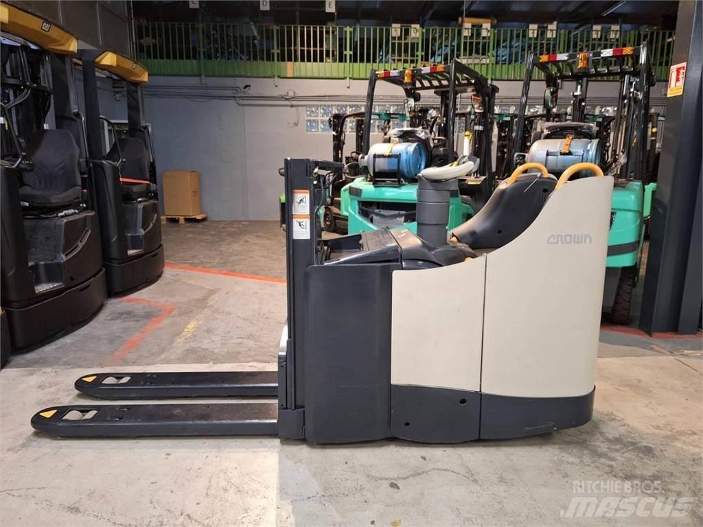 Crown DT3040 Самоходни товарачи