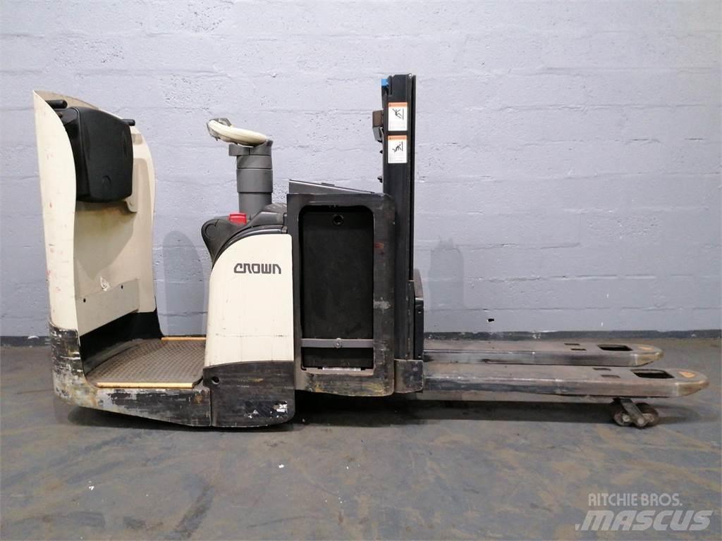 Crown DT3040 Самоходни товарачи
