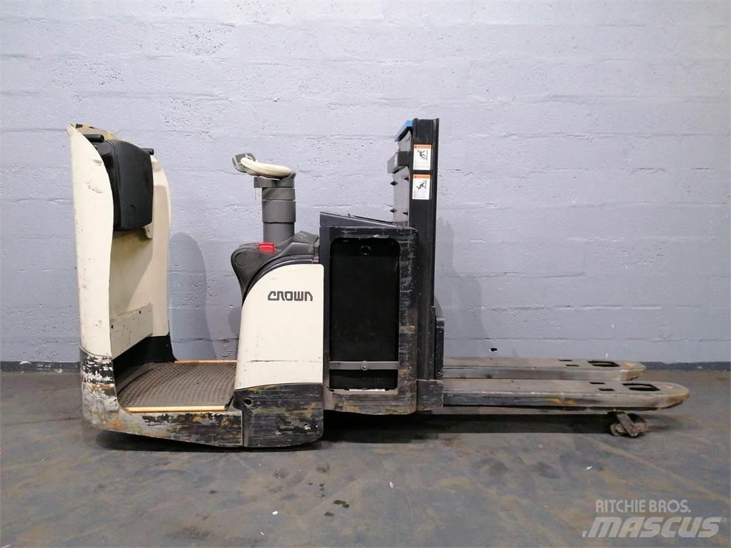 Crown DT3040 Самоходни товарачи