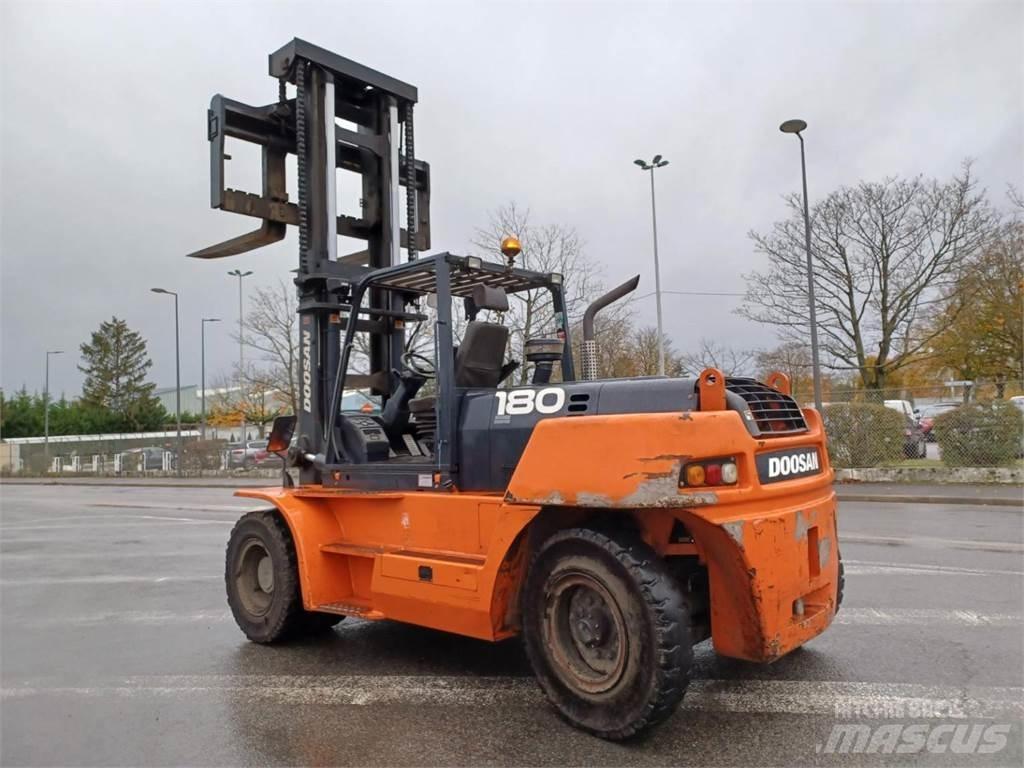 Doosan D1808-S Вилични кари-повдигачи - други