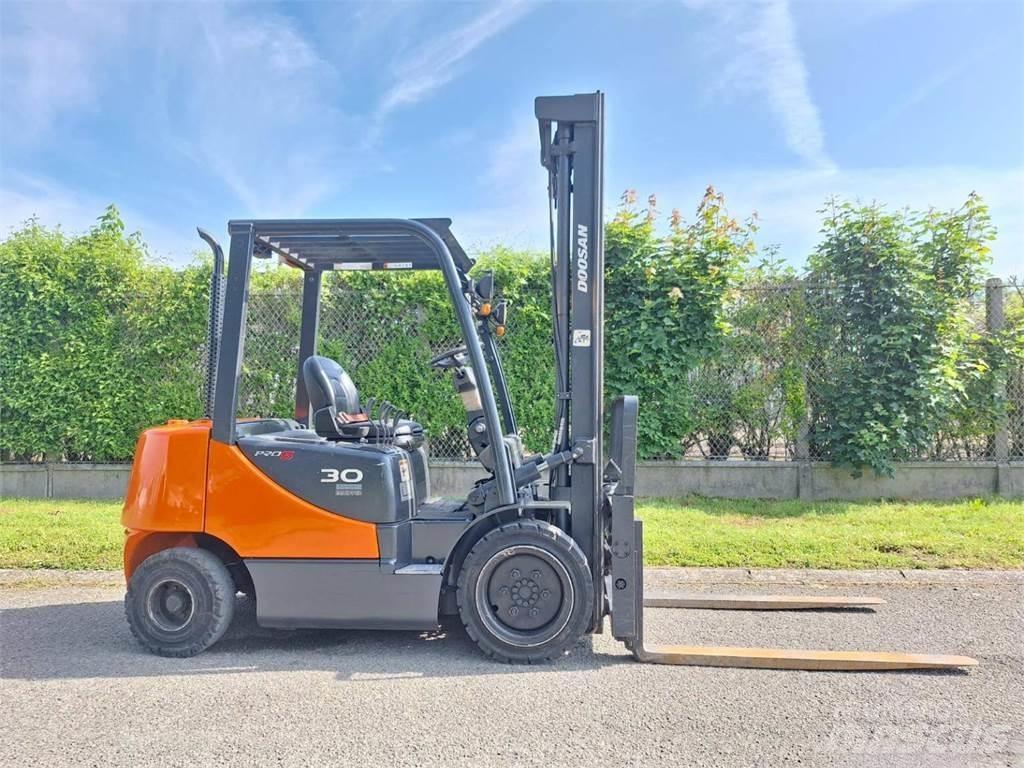 Doosan D30S 5 Вилични кари-повдигачи - други