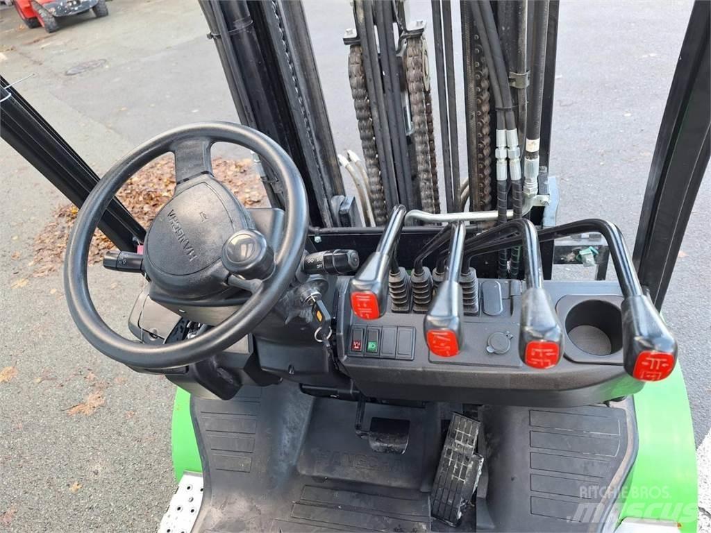Hangcha XC35i Вилични кари-повдигачи - други