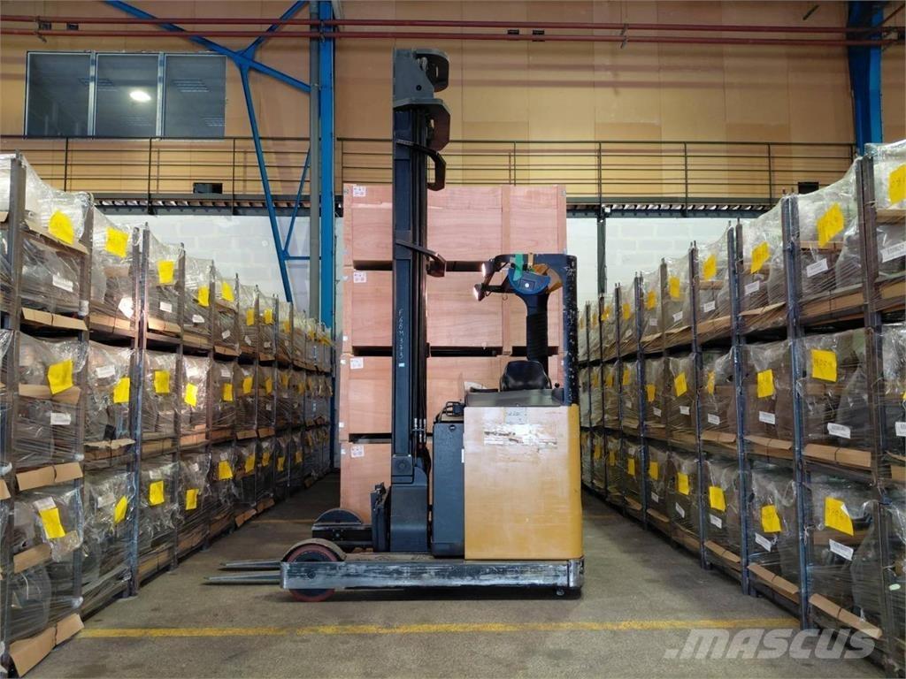 Hyster HYR2.0 Ретрак/ Високоповдигач с изместване на вилката напред