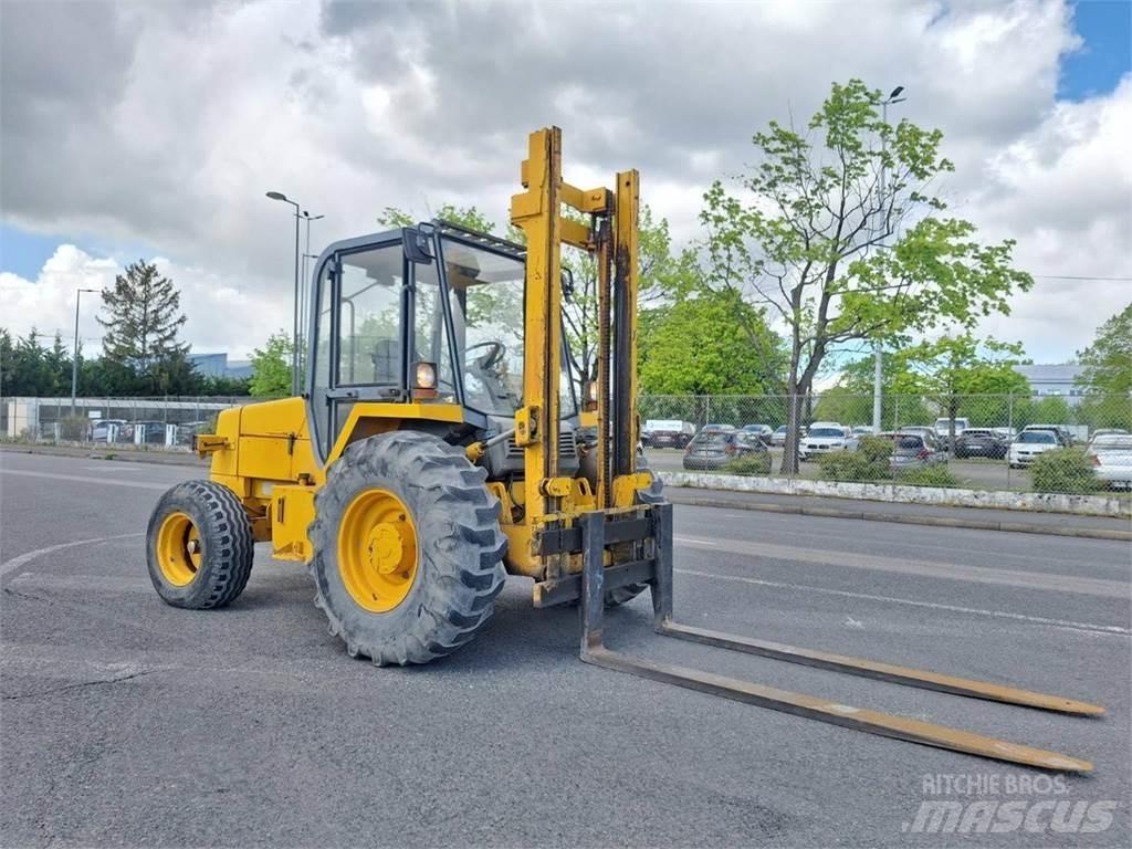 JCB 930-2 Камиони за херавни местности