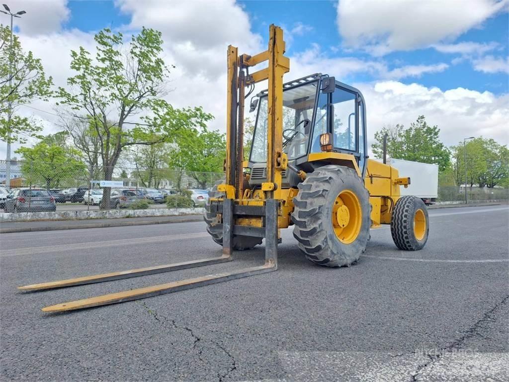 JCB 930-2 Камиони за херавни местности