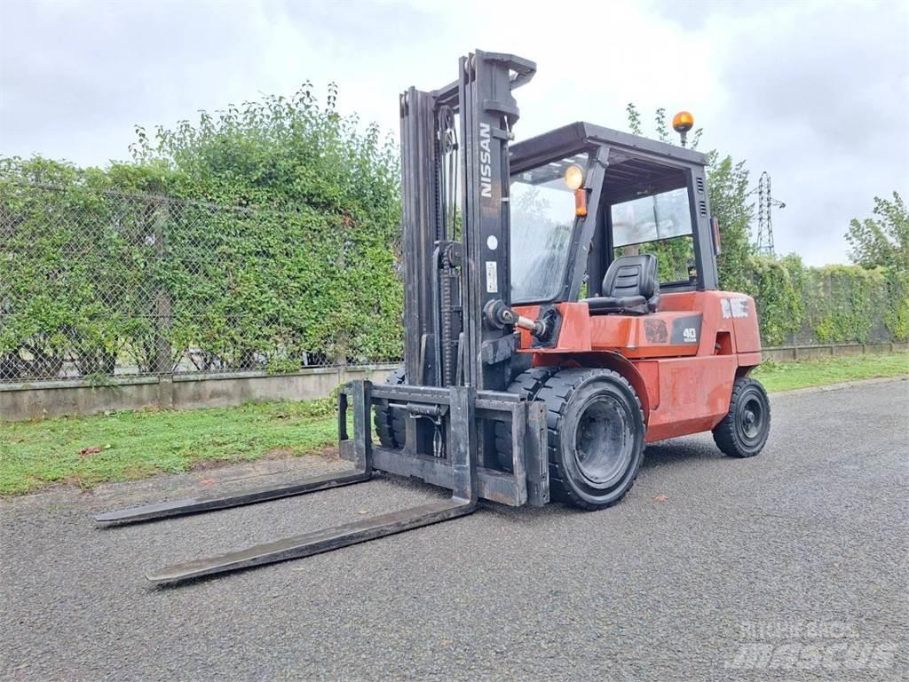 Nissan F04D40Q Вилични кари-повдигачи - други