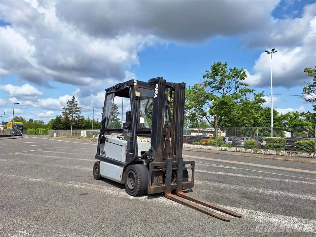 Yale ERP30 Вилични кари-повдигачи - други