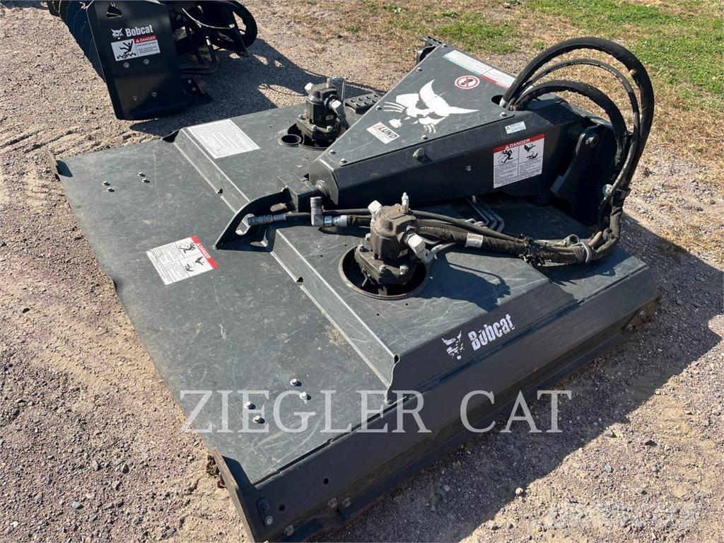 Bobcat BRUSHCAT Мини товарачи
