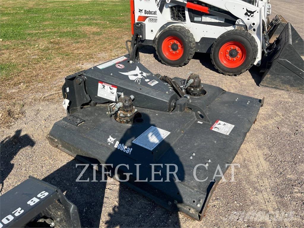 Bobcat BRUSHCAT Мини товарачи
