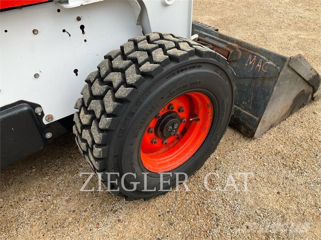 Bobcat S250 Мини товарачи
