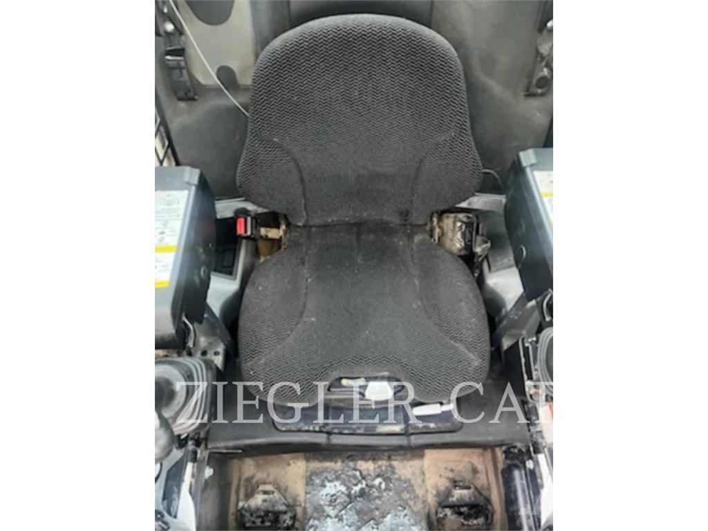 Bobcat T770 Верижен товарач