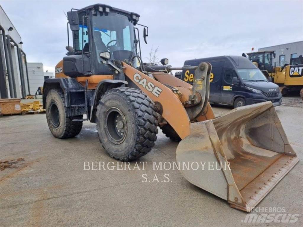 CASE 521 GXR Колесни товарачи