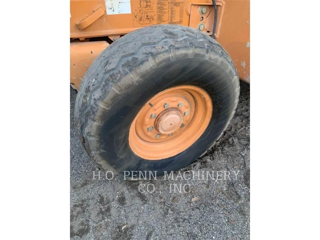CASE 580SN Товарач със заден ексватор