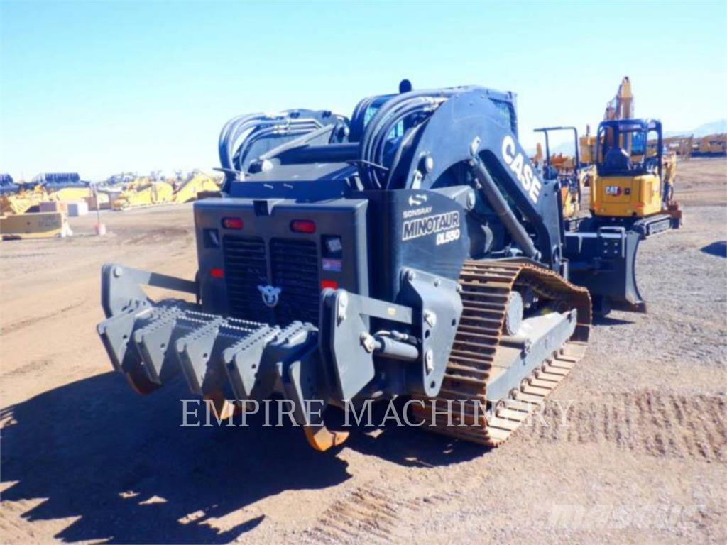 CASE DL550 Мини товарачи
