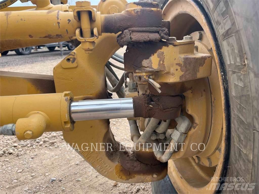 CAT 120M AWD Грейдери