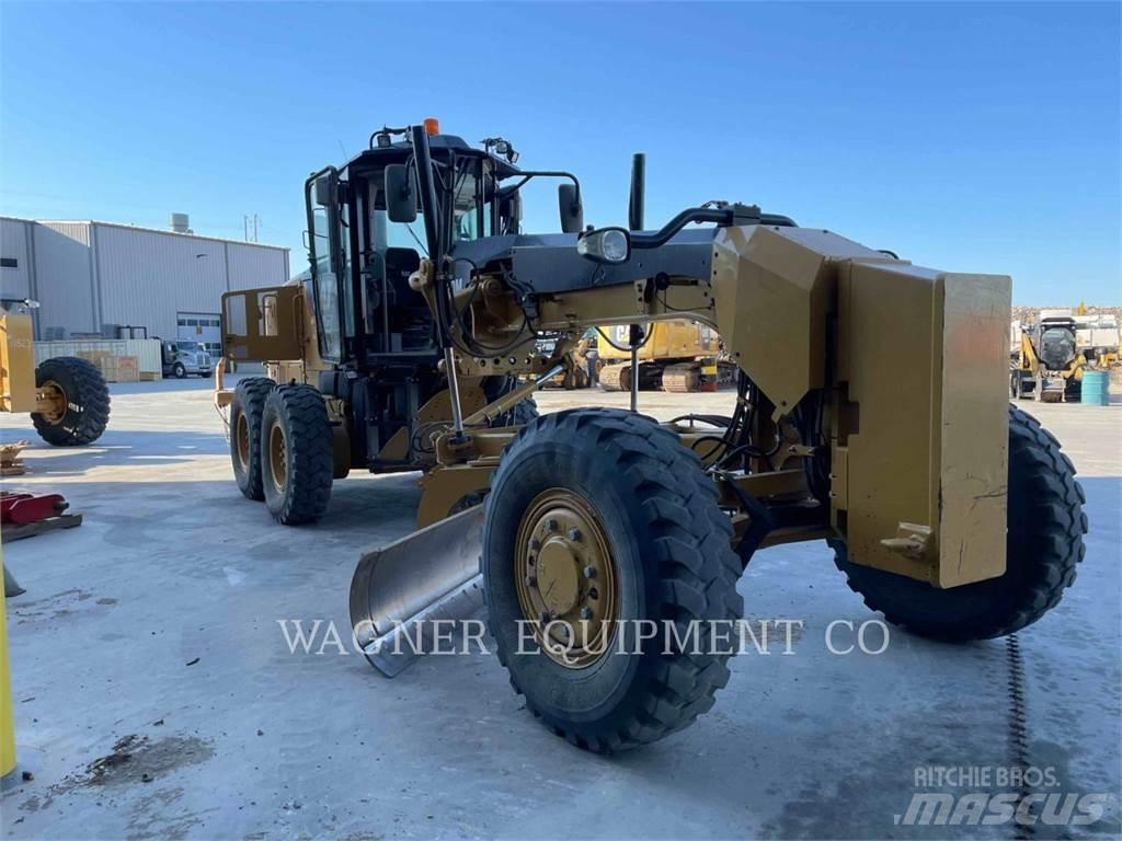 CAT 120M2 AWD Грейдери