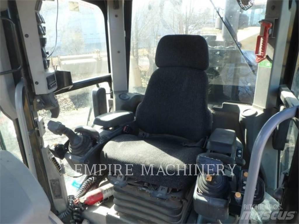 CAT 120M2 AWD Грейдери