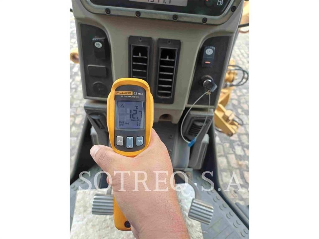 CAT 12M Грейдери