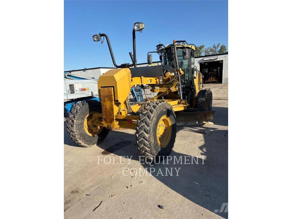 CAT 12M Грейдери