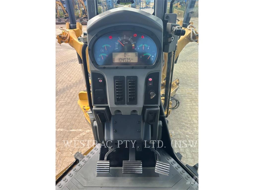 CAT 12M Грейдери