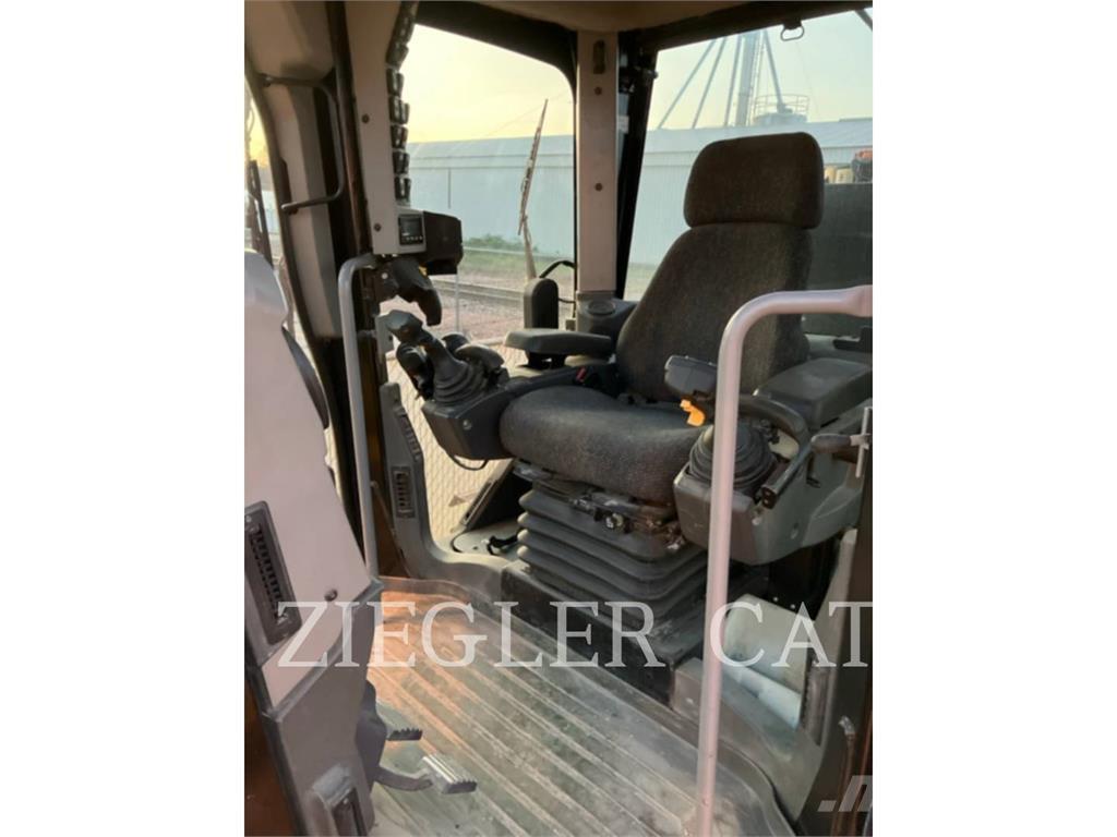 CAT 12M2 Грейдери