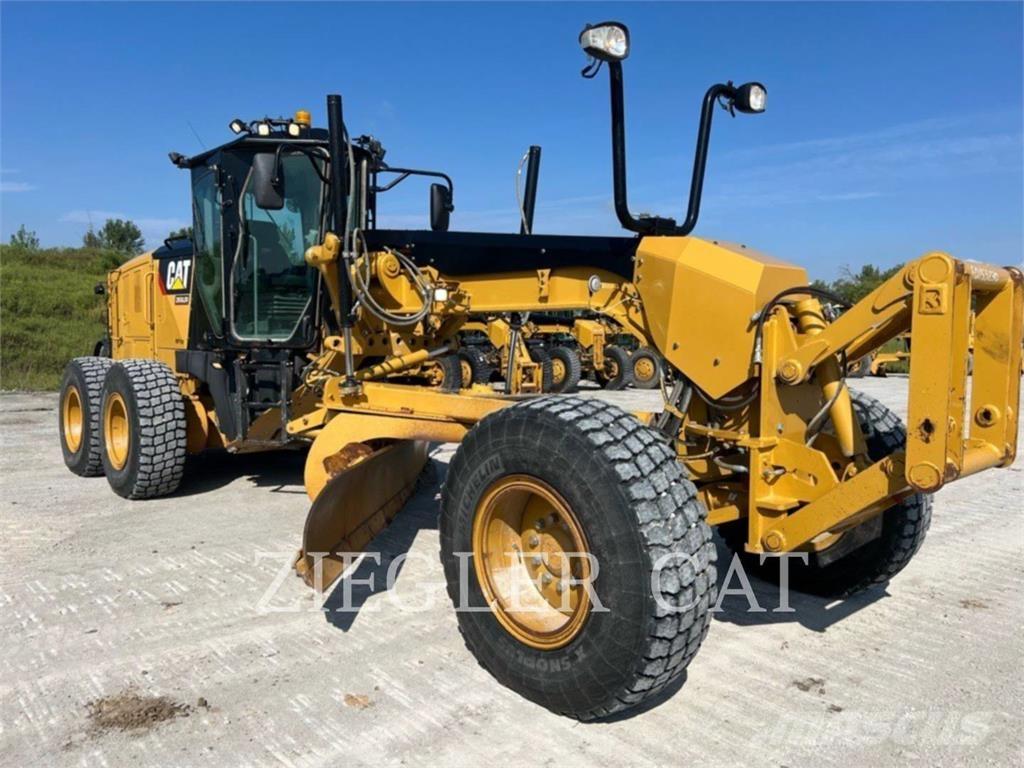 CAT 12M2 Грейдери