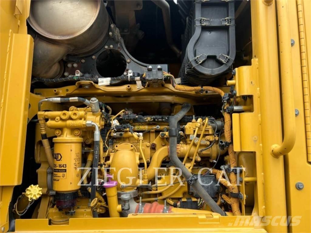 CAT 12M2AWD Грейдери