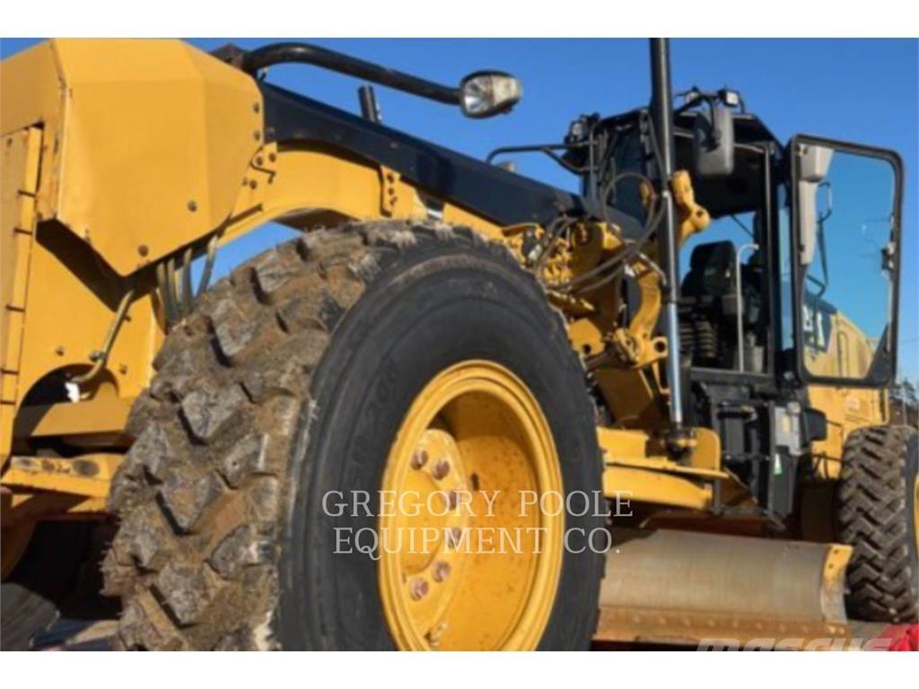 CAT 12M3 Грейдери