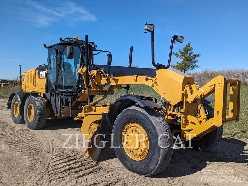 CAT 12M3AWD Грейдери