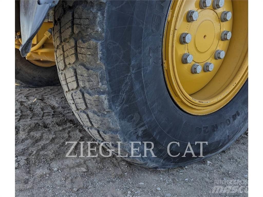 CAT 12M3AWD Грейдери