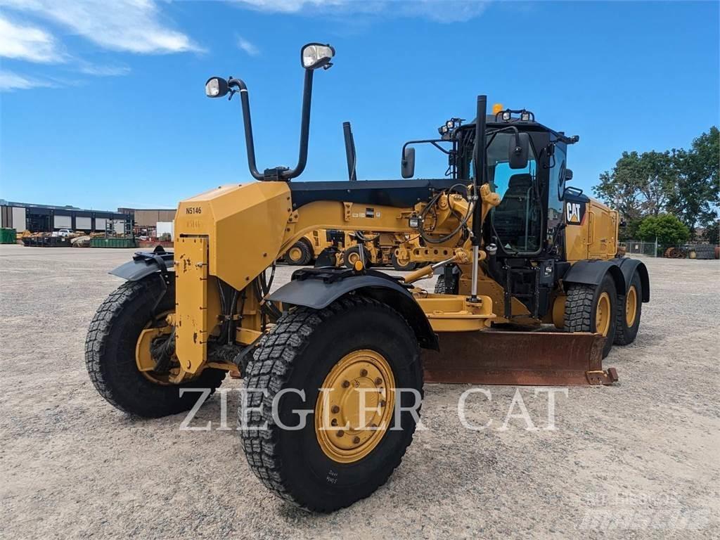 CAT 12M3AWD Грейдери