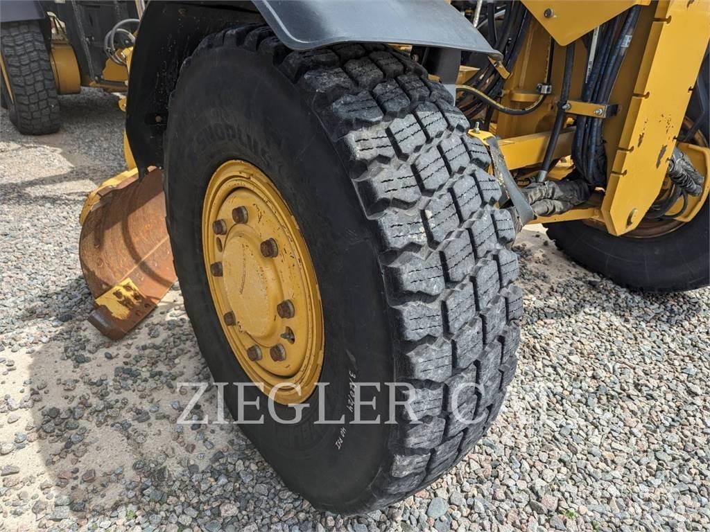 CAT 12M3AWD Грейдери
