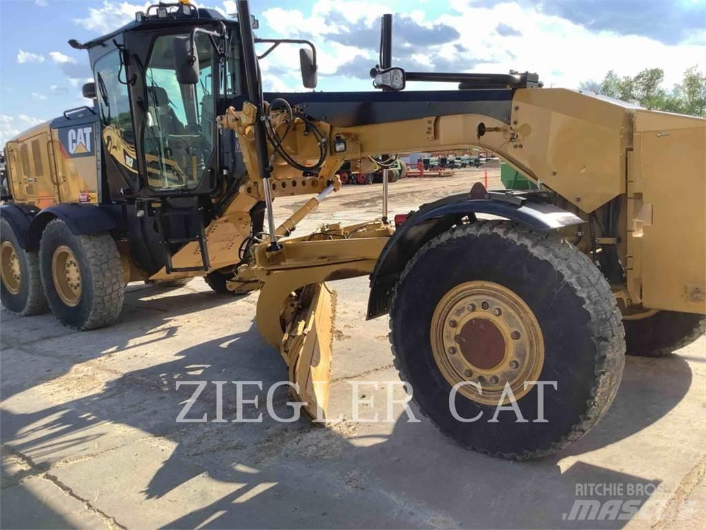 CAT 12M3AWD Грейдери