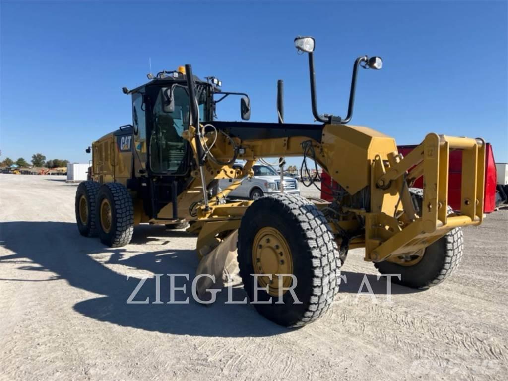 CAT 12M3AWD Грейдери