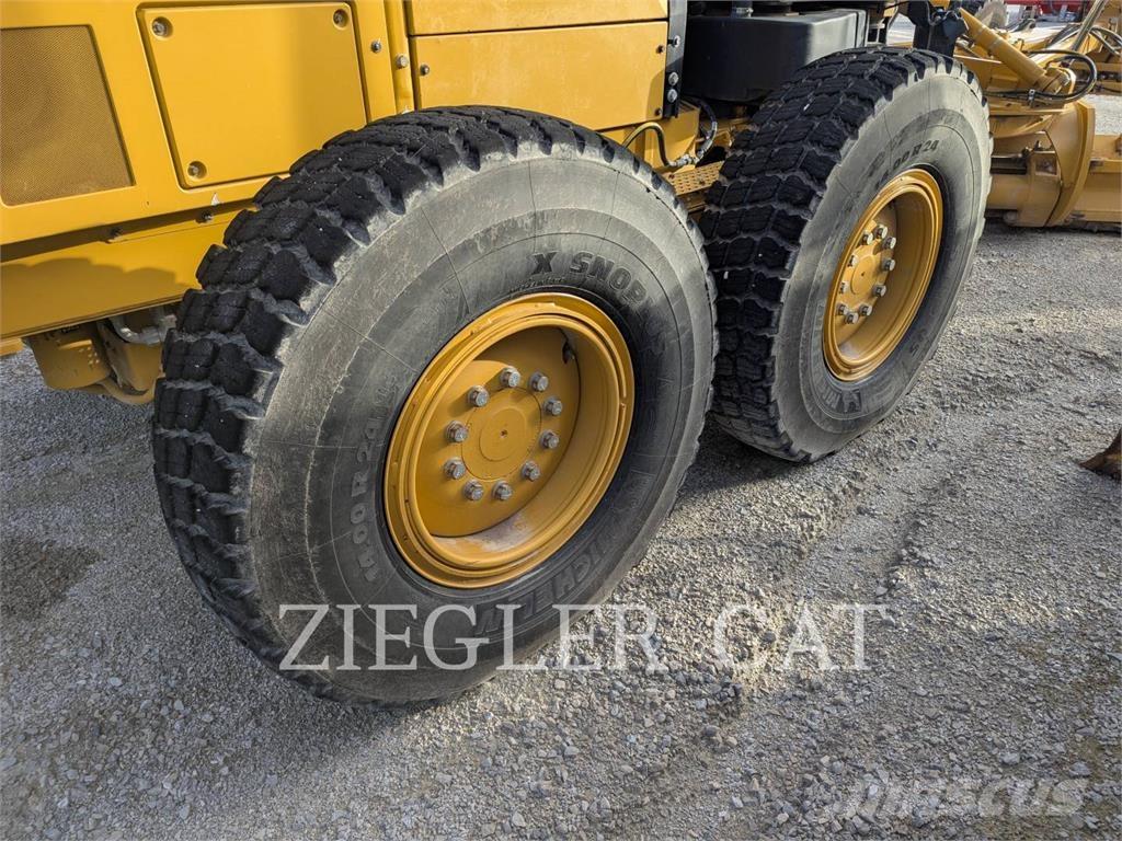 CAT 12M3AWD Грейдери