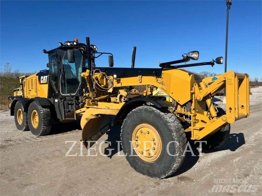 CAT 12M3AWD Грейдери