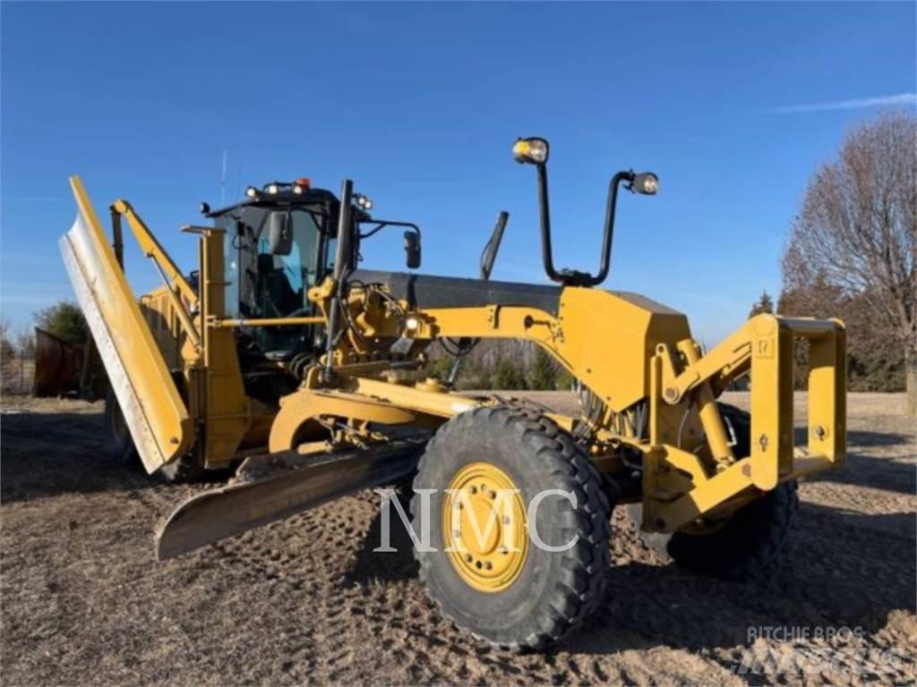 CAT 12M3AWD Грейдери
