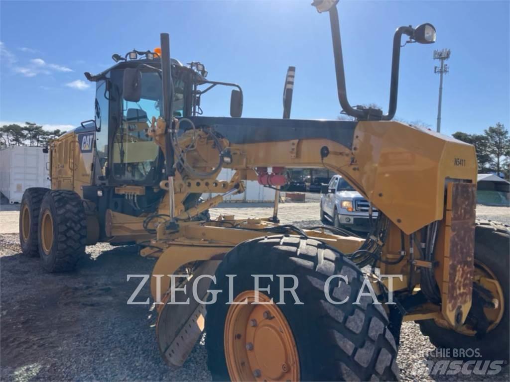 CAT 12M3AWD Грейдери