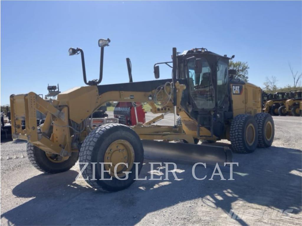 CAT 12M3AWD Грейдери