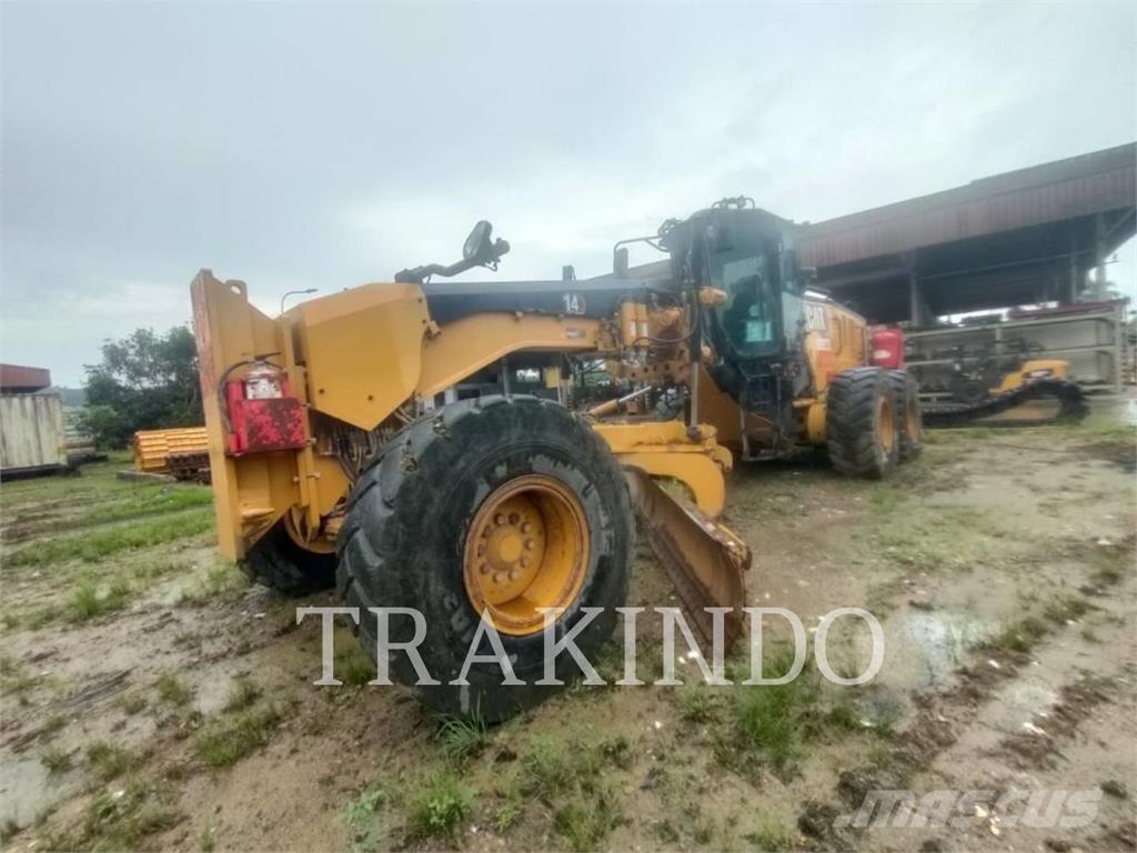 CAT 14-15 Грейдери
