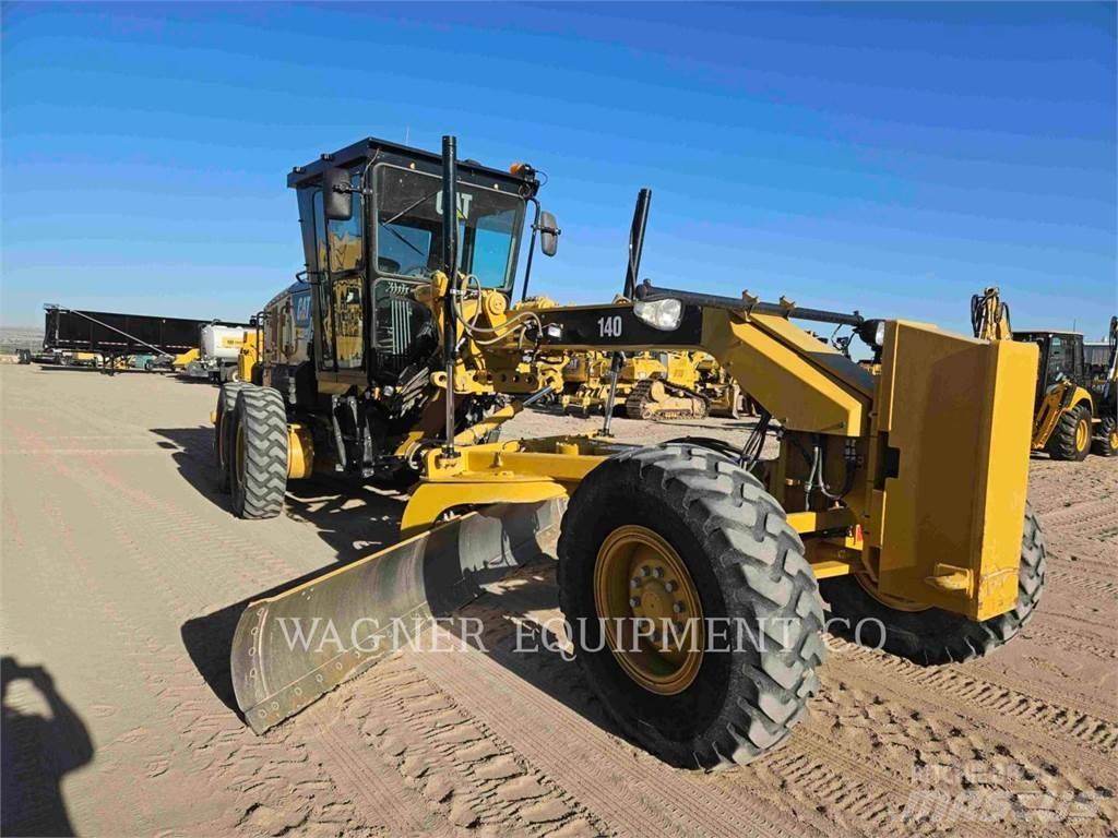 CAT 140 Грейдери