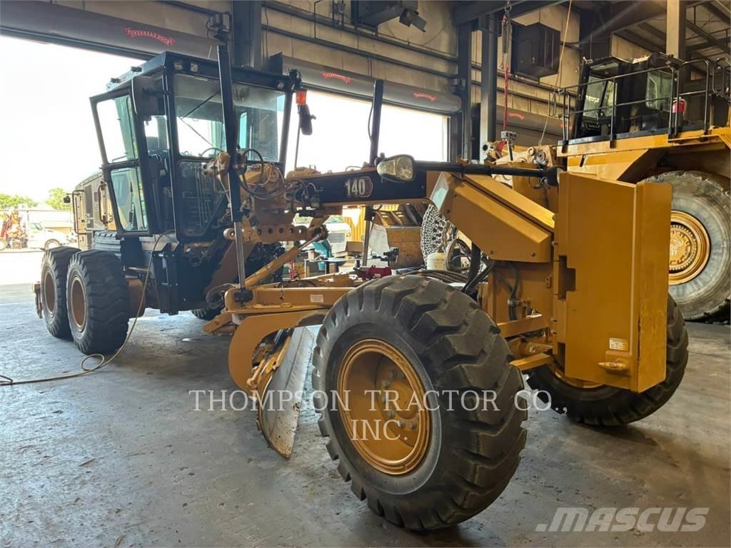 CAT 140 Грейдери