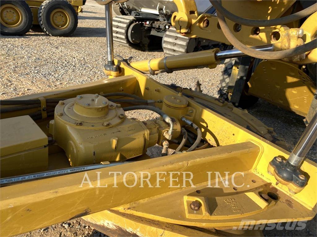 CAT 140 Грейдери